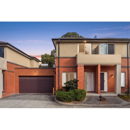 Modern Townhouse in a Convenient Burwood East Location